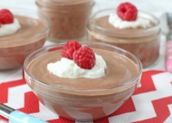 Mousse de chocolate com iogurte grego