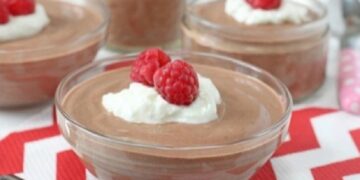 Mousse de chocolate com iogurte grego