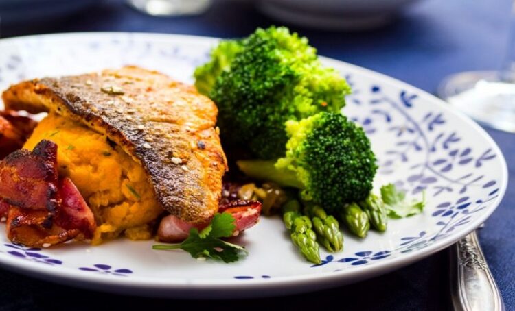 Filetes de Robalo no Forno com Batata-doce