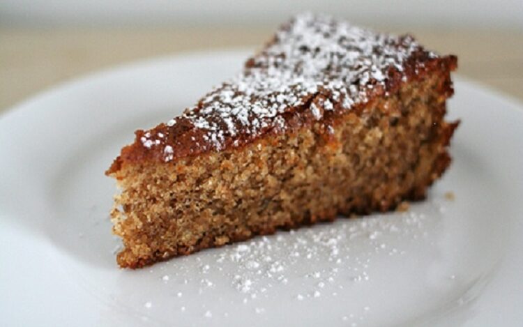 Bolo de Noz com Mel e Canela