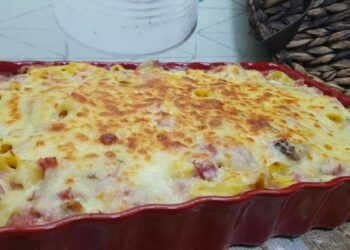 Massa Gratinada com Fiambre, Bacon e Cogumelos