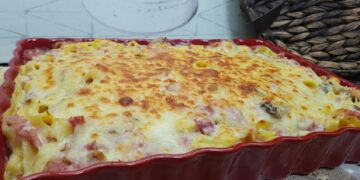 Massa Gratinada com Fiambre, Bacon e Cogumelos