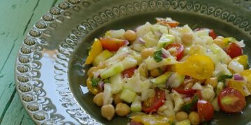 Salada de Bacalhau com Tomate e Grão