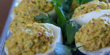 Ovos recheados com Linguiça