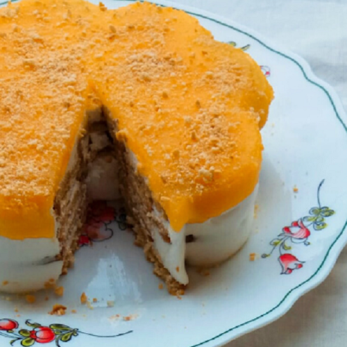 Bolo de Bolacha com Doce de Ovos