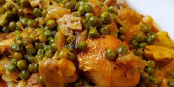 Frango Estufado com Ervilhas e Cogumelos