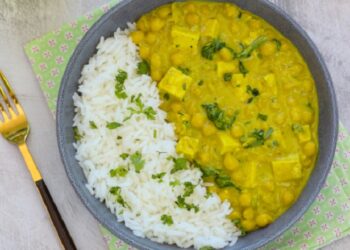 Caril de Grão com Tofu e Espinafres