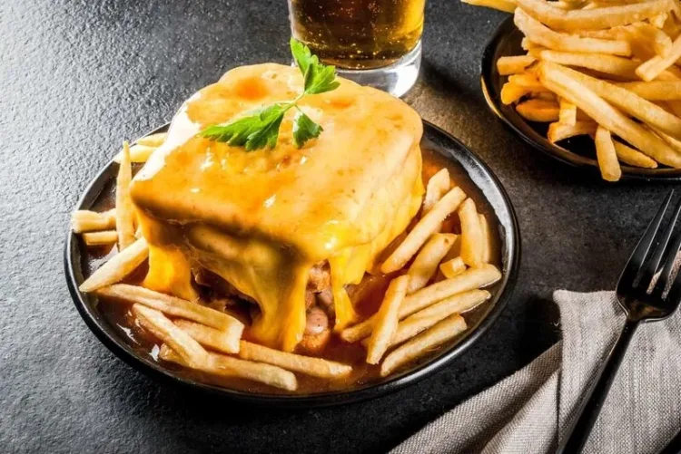 Francesinha à moda do Porto