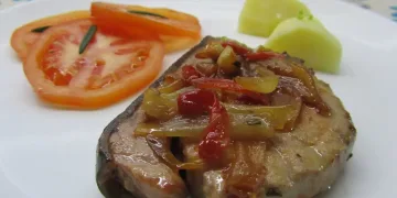 Bife de Atum com Tomate e Pimentos